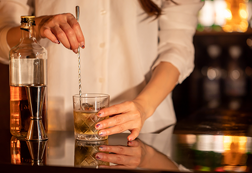 飲料の知識を活かした接客や仕事